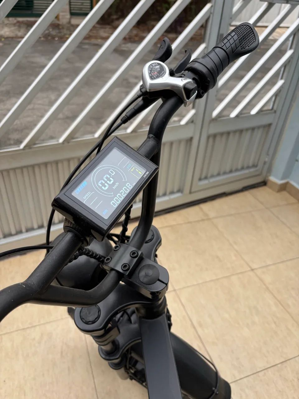 Bicicleta elétrica V8PRO 750w - Foto 3