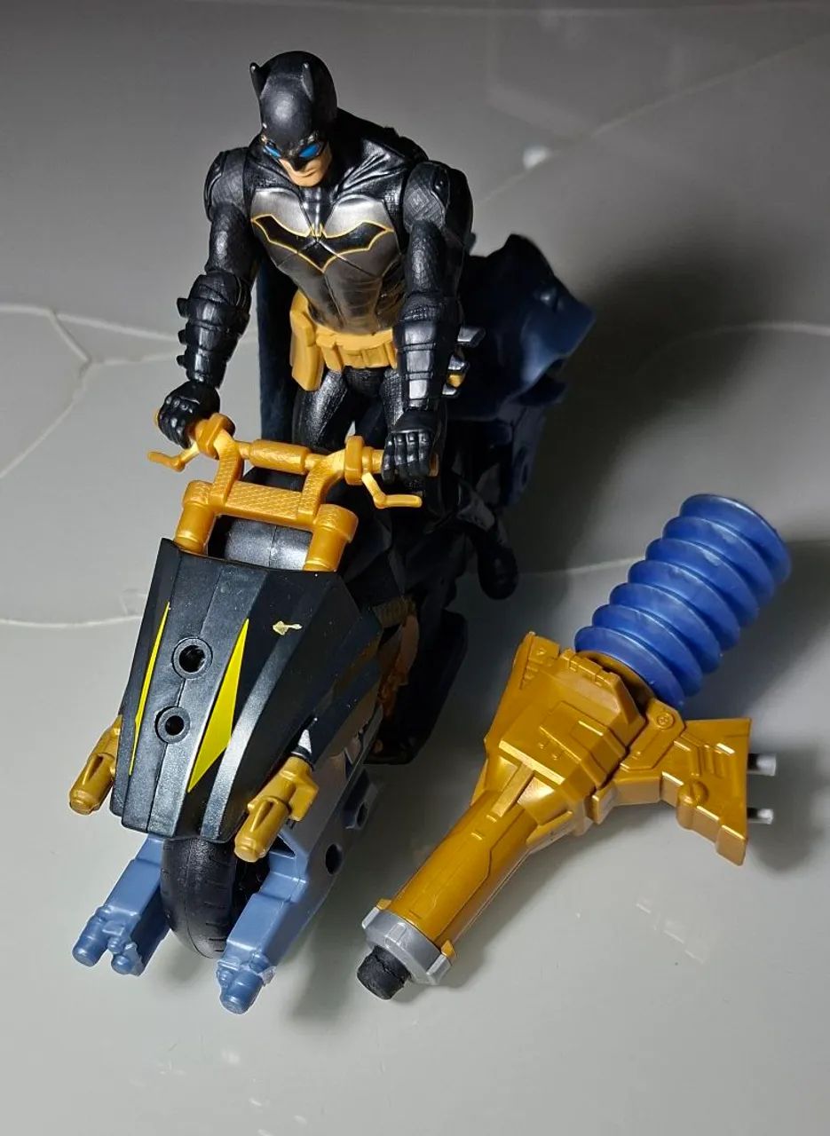 Boneco Batman E Batmoto Ataque Com Lançador - Mattel  - Foto 2