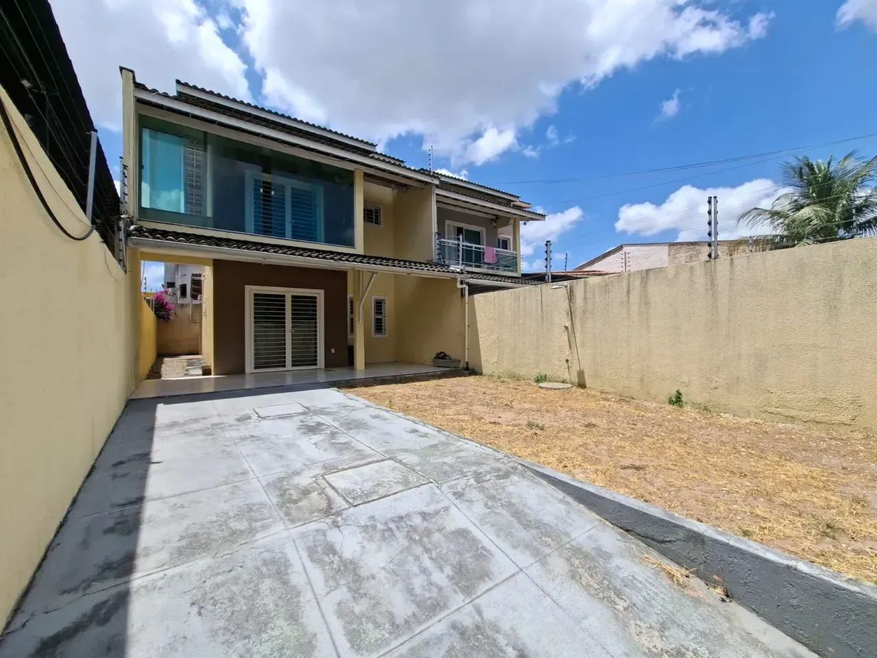Casa para venda no centro de Eusébio