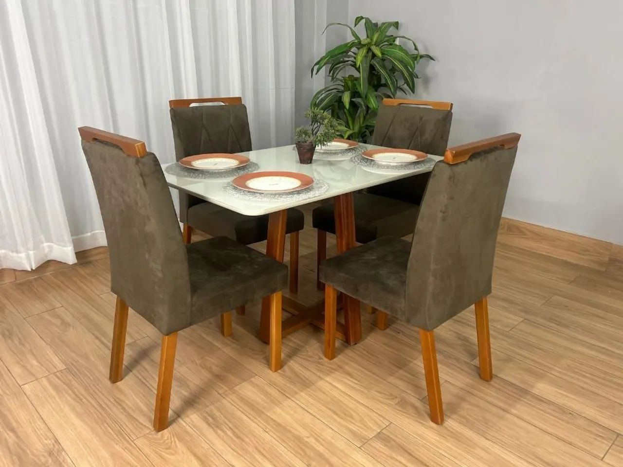 Mesa de Jantar 120x80 com 4 Lugares Veludo Marrom 