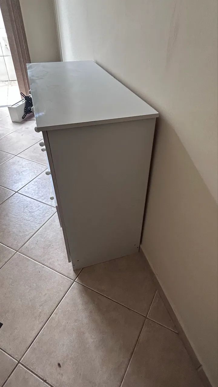 VENDO CÔMODA DE ROUPAS - NOVA - Foto 2
