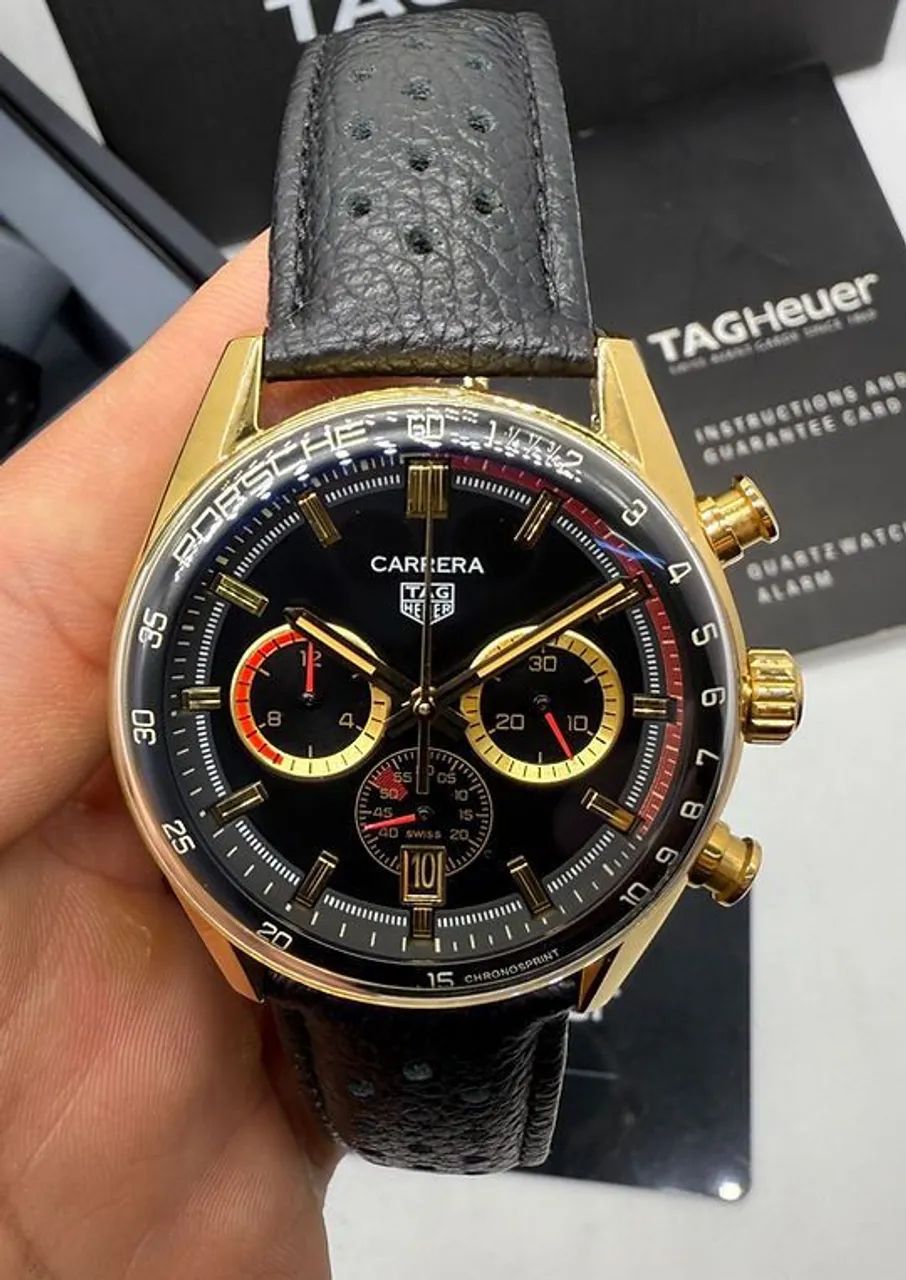 Relógio Estilo TAG Carrera com Pulseira de Couro 