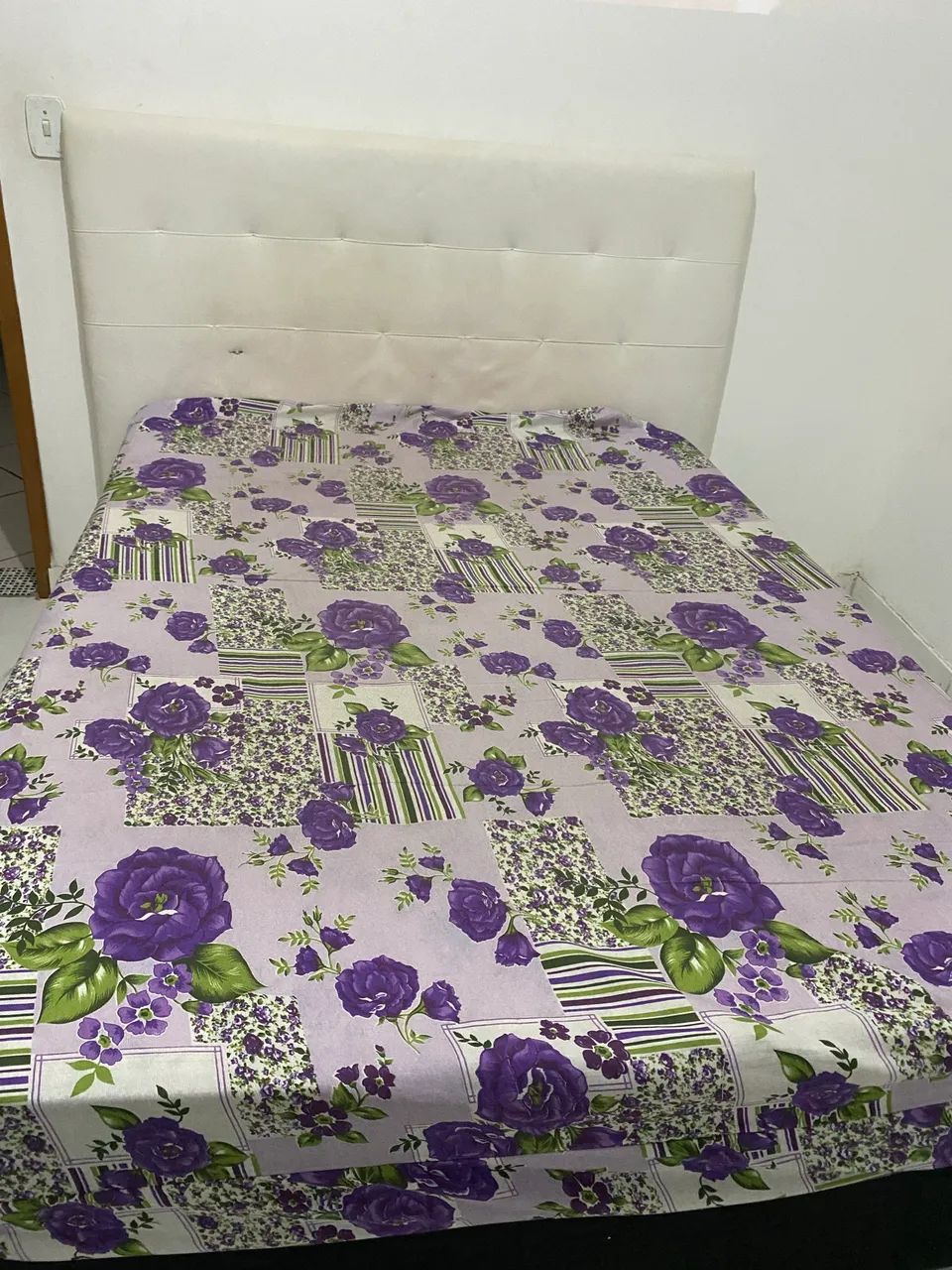 Vende-se cama casal
