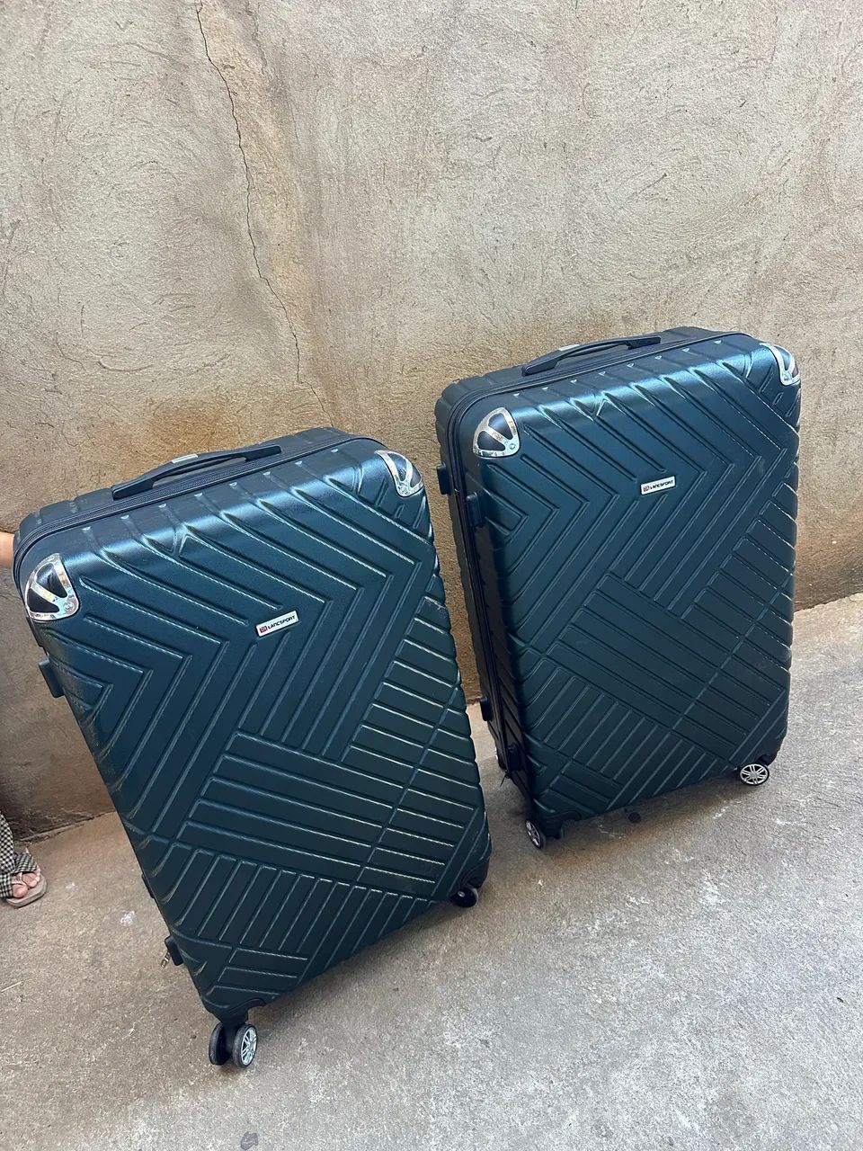Vendo malas de 23 kg usadas uma vez 