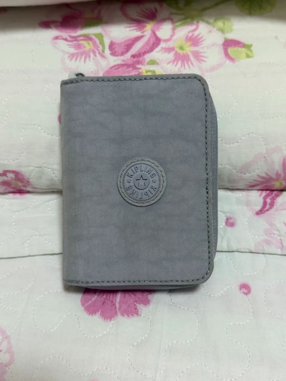 Carteira kipling money love cinza