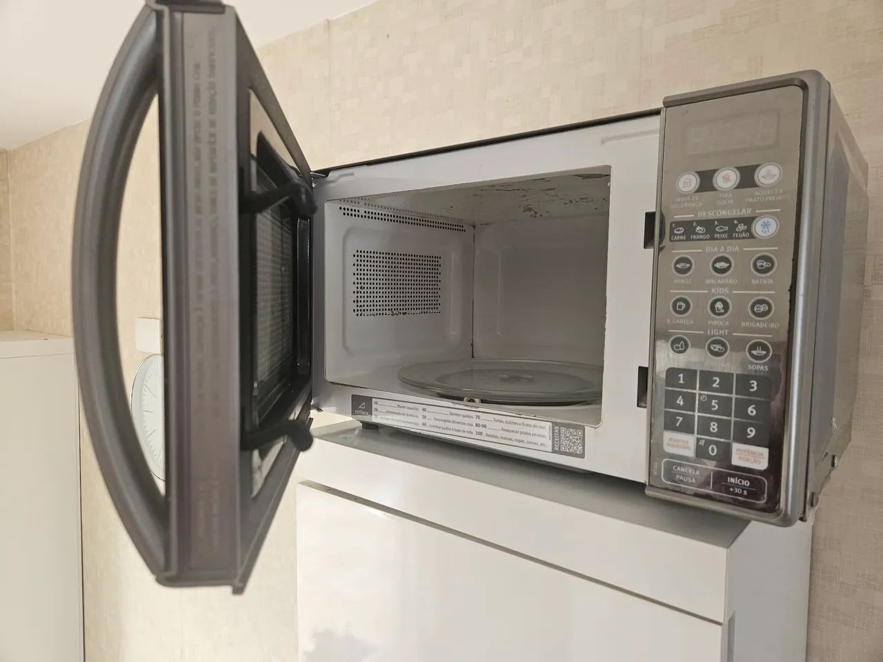 Microondas electrolux 20 litros inox - Foto 3