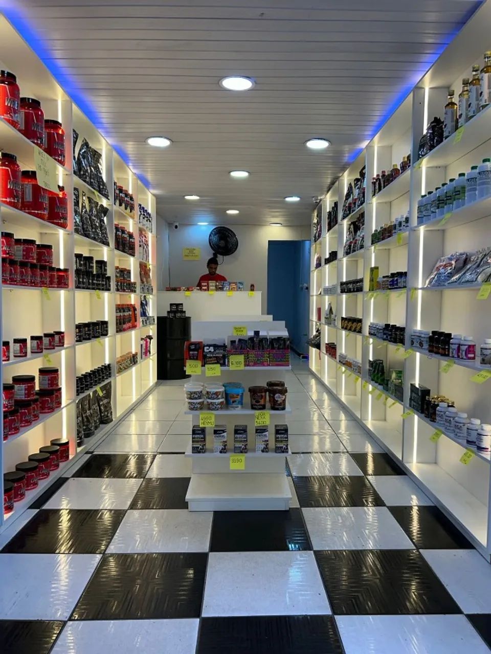 Passo ponto de loja de suplementos ao lado da Smart Fit no centro de Nilópolis 