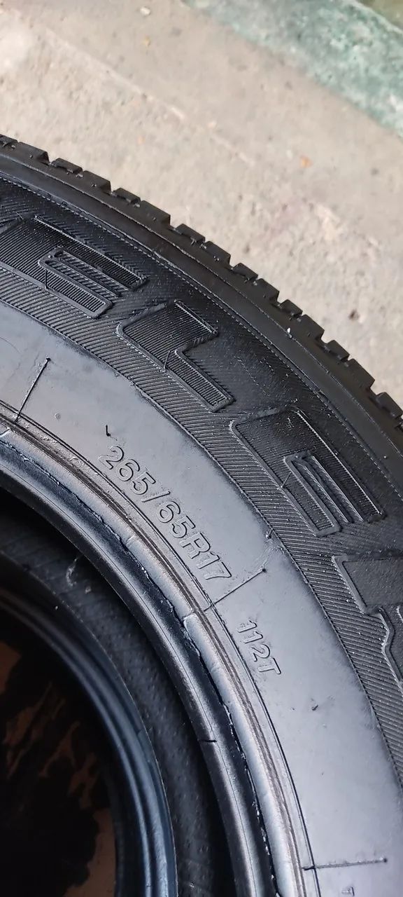 Pneus Bridgestone 265/65 R17 - Peças para carros, vans e
