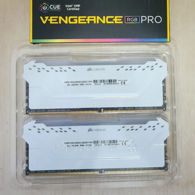 Memoria Corsair Vengeance RGB PRO 16GB (2x8) DDR4 3200Mhz C16