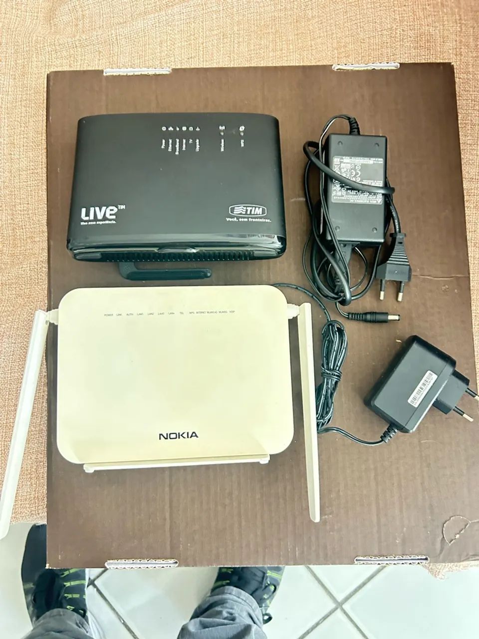 Dois modem roteador 