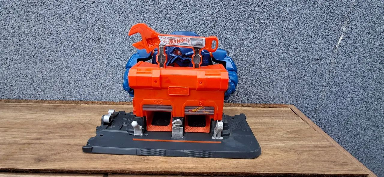 Ataque de Gorila na Garagem Hot Wheels 