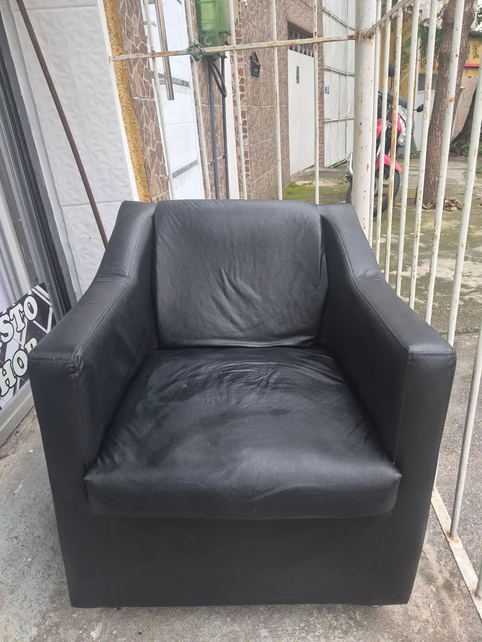02 poltronas em corino