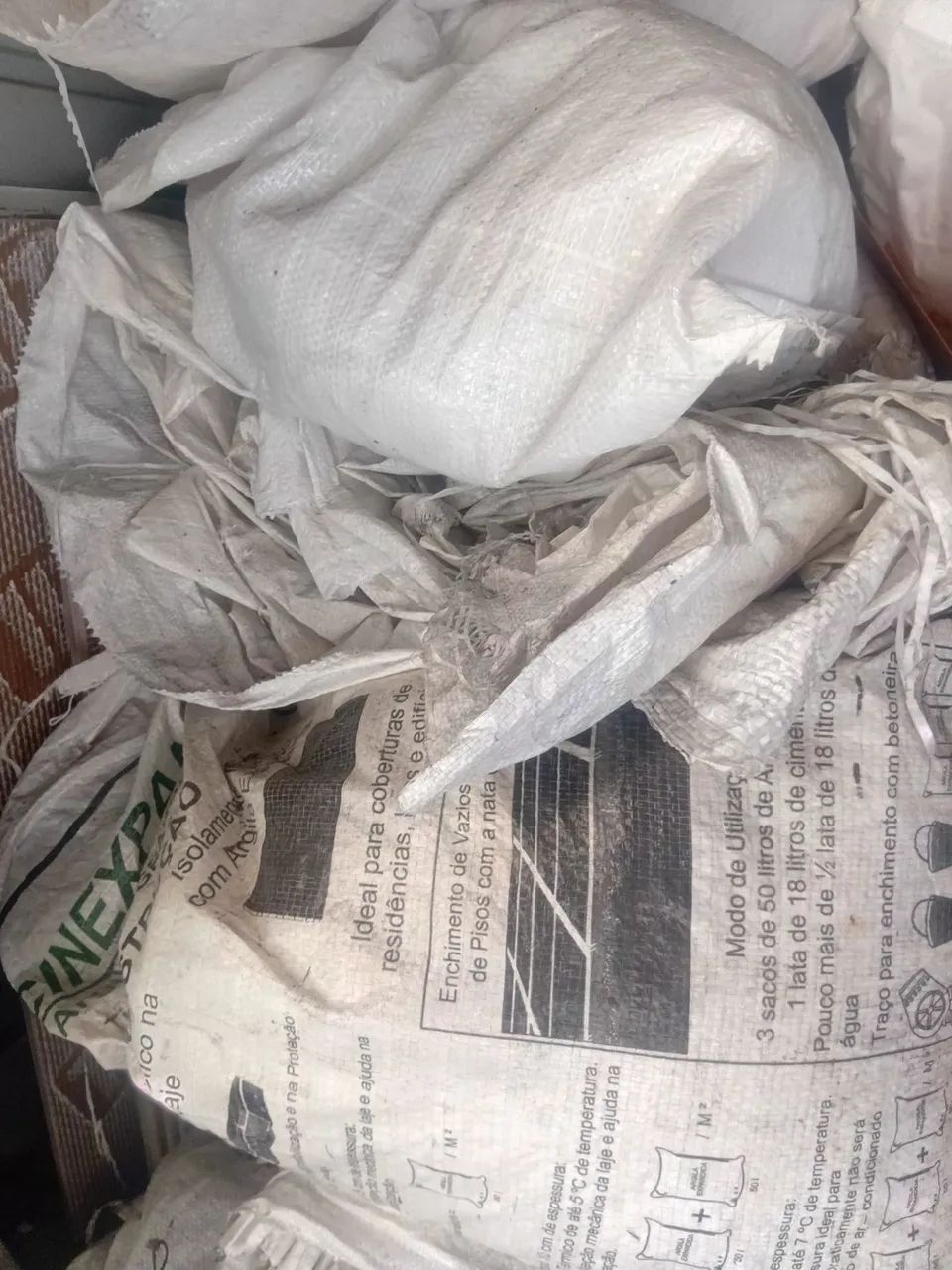 Venda ou troca ,200 sacos de raf pra colocar entulho 