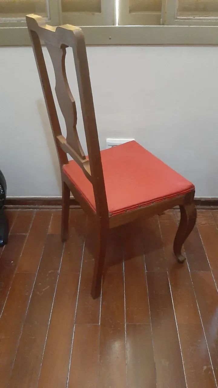 CADEIRA ANTIGA DE MADEIRA(MACIÇA) ESTILO PROVENÇAL - VINTAGE - Foto 2
