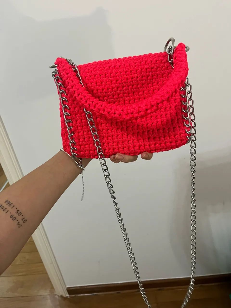 Bolsa de crochê com chaveiro  - Foto 2