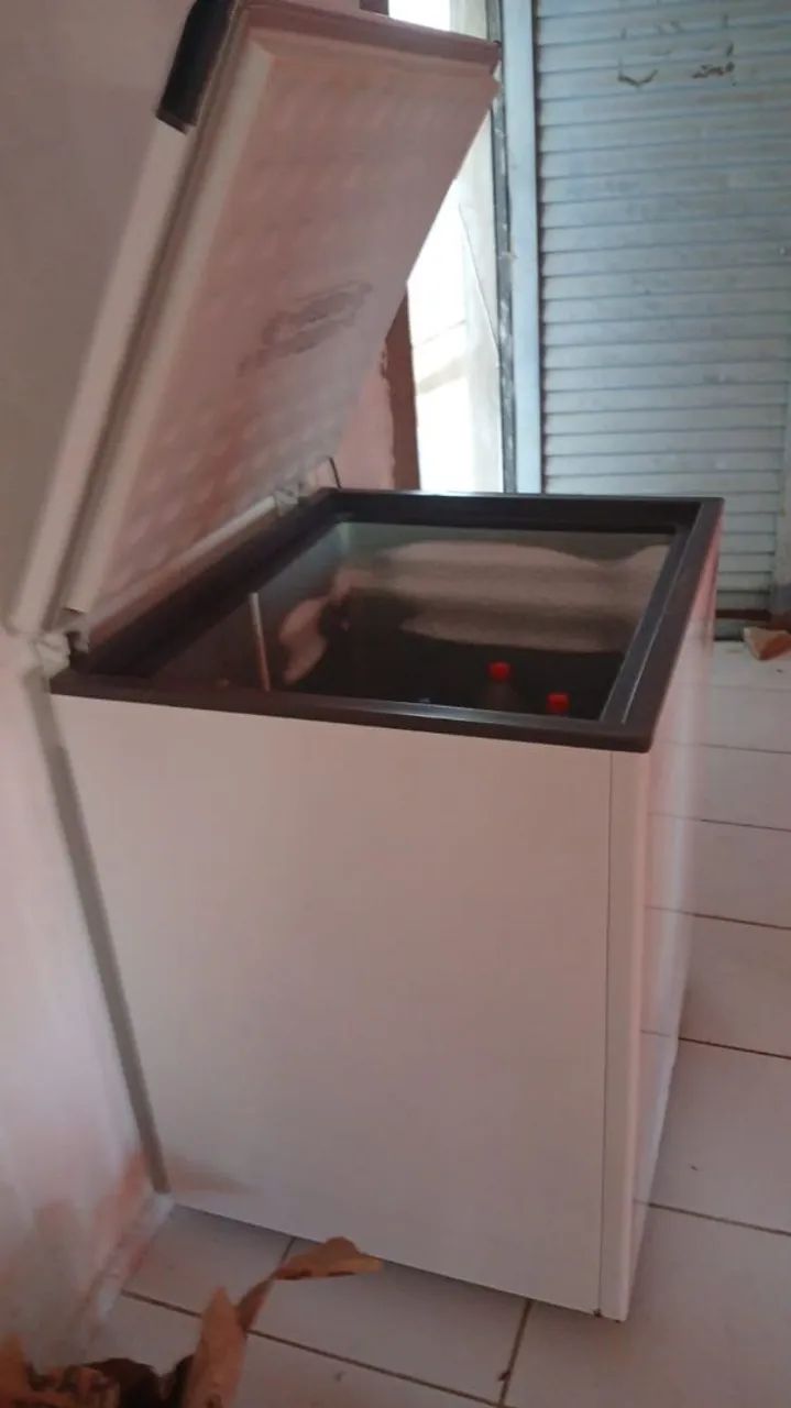 Vendo Freezer ECH250 Esmaltec  - Foto 5