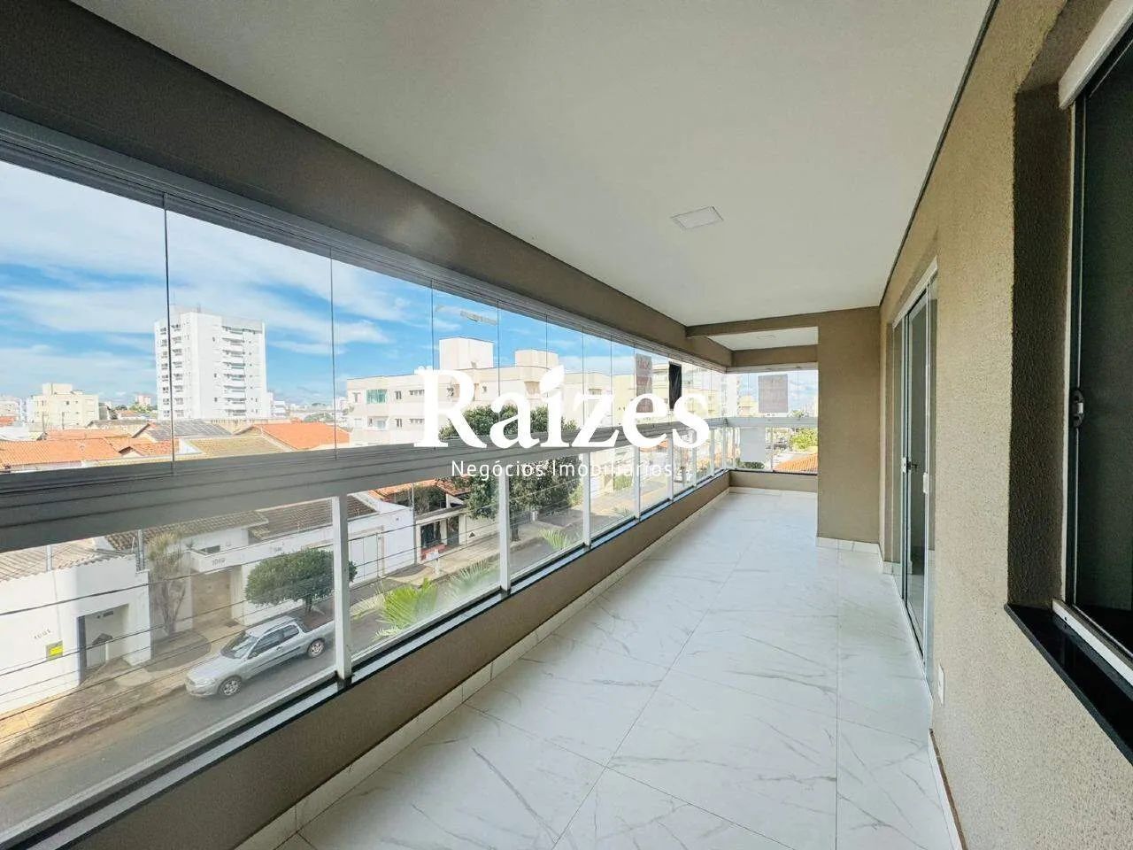 Apartamento de 3 Quartos com Varandas Integradas e Fechamento em Vidro, com 112m2 de área 