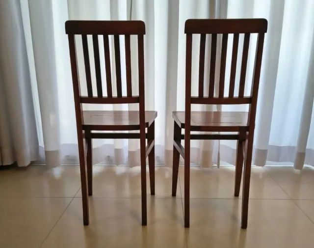 Par de Cadeiras dos Anos 40 - Madeira Maciça Encosto Ripado 