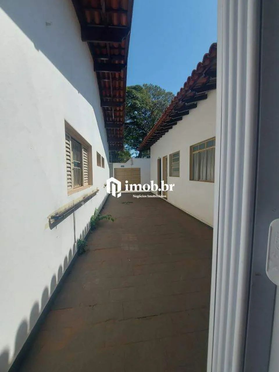 Casa para Locação no Bairro Mercês com 3 Suítes, Edícula e Garagem - Foto 4