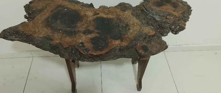 Vende se , mesa de centro de madeira 