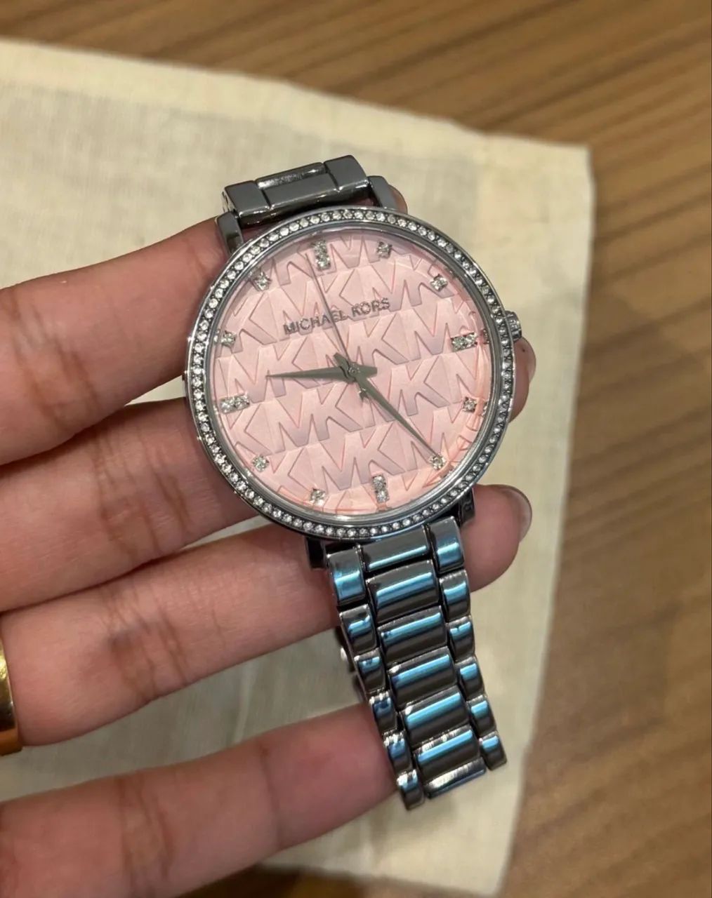 Relógio Michael Kors prata com zirconias 