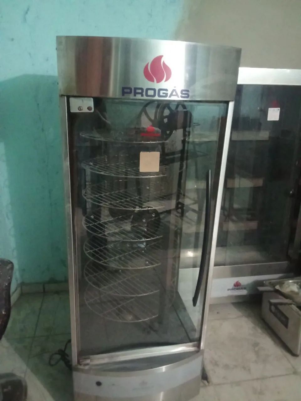 Máquina de assar frango giratória semi nova  - Foto 2