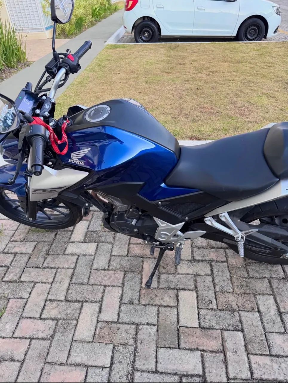 CB 300f / 2026 - Foto 2
