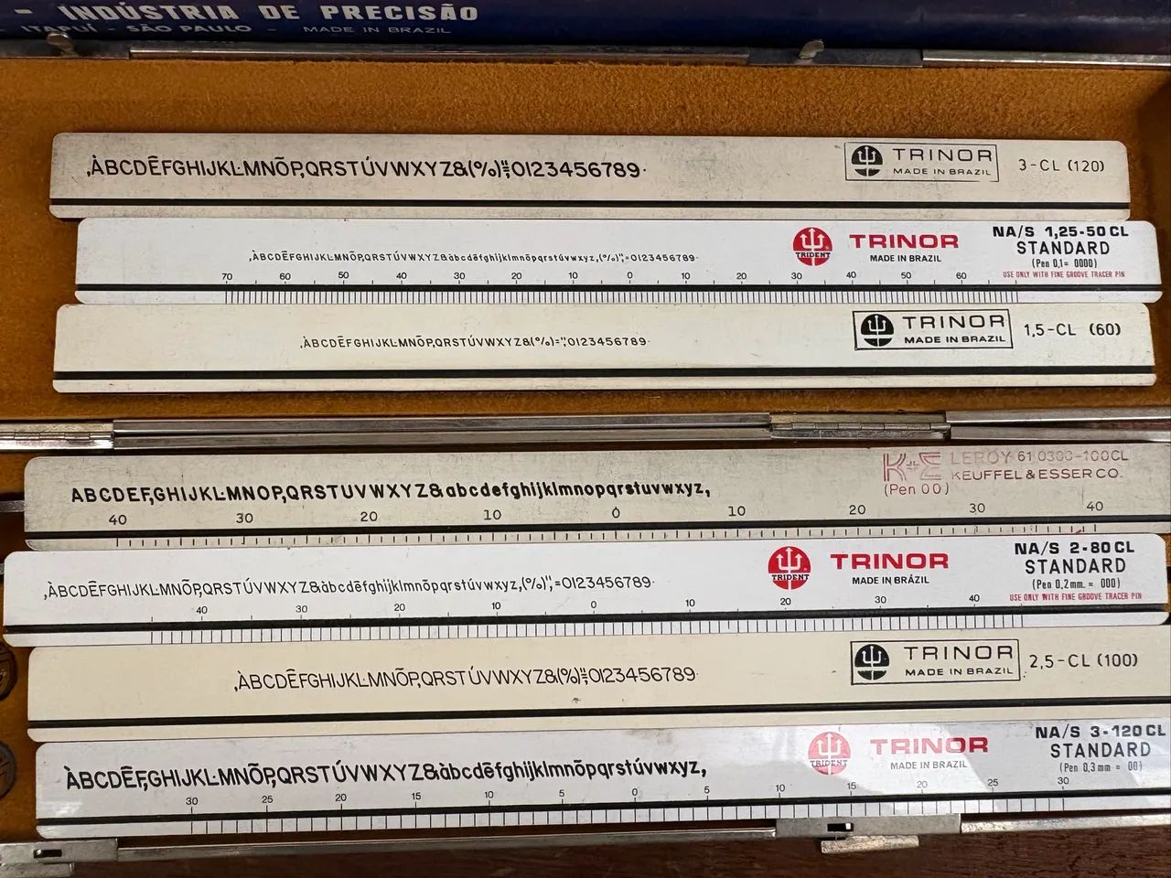 Estojo com 7 réguas Normógrafo Trident - Foto 2