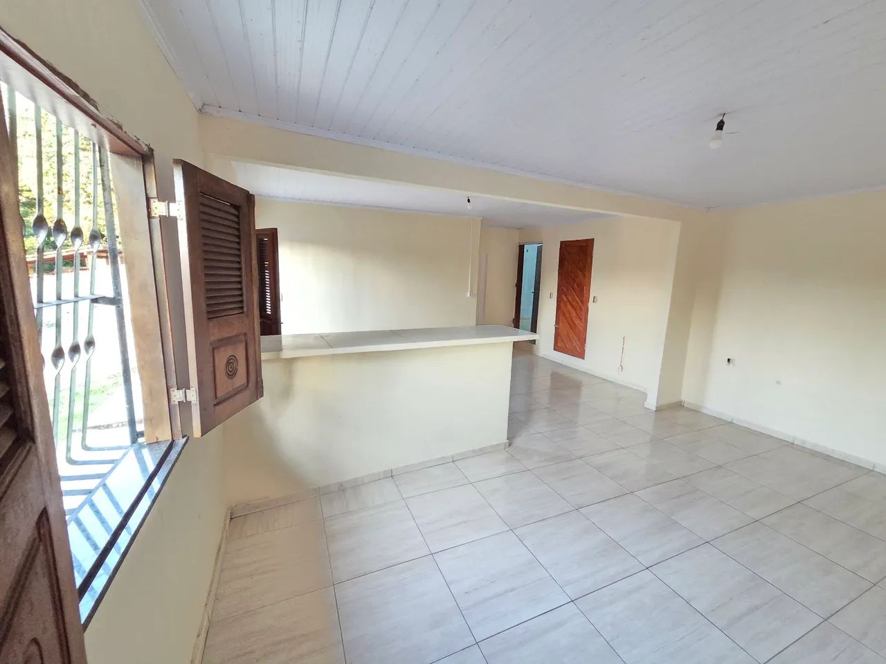 Alugo casa na Coheb do Sacavém 