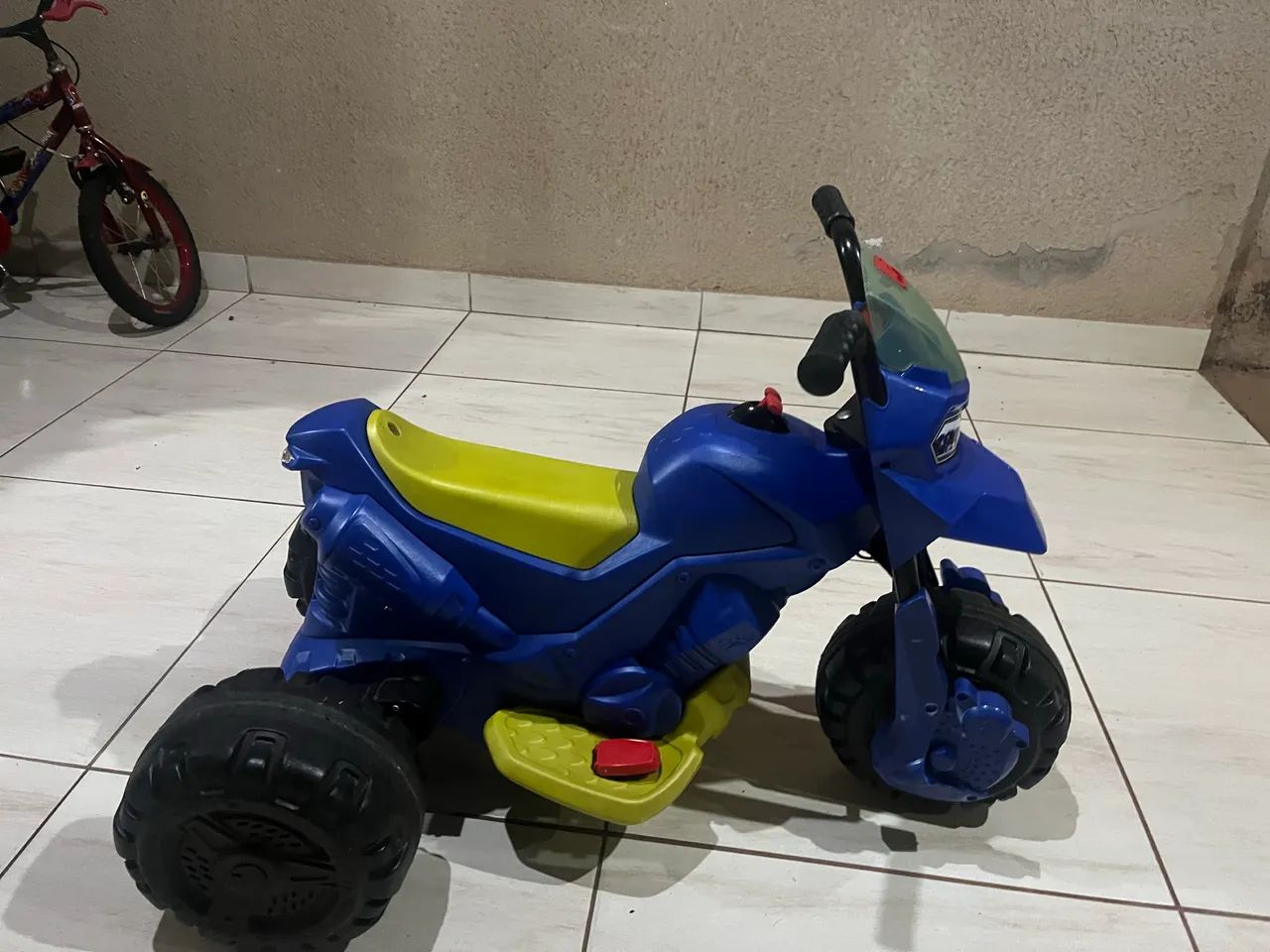 Moto elétrica infantil 