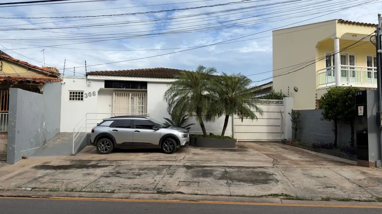 Casa à venda excelente localização 