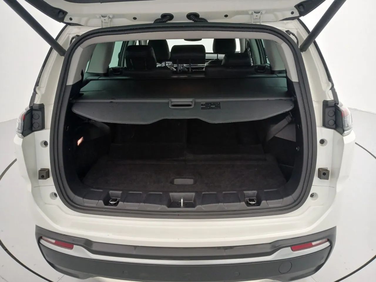 Jeep Commander Limited T270 1.3 TB Flex Aut., foto 9 de 18