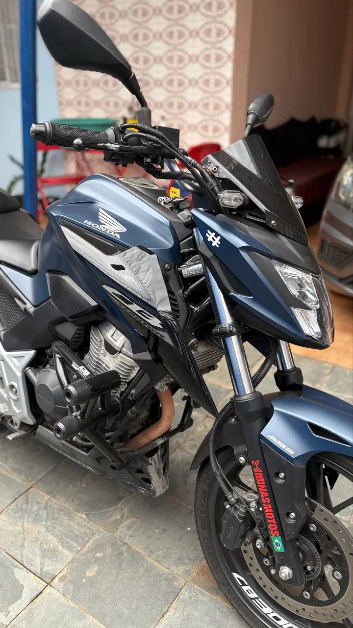 CB 300F 2025 - Foto 5
