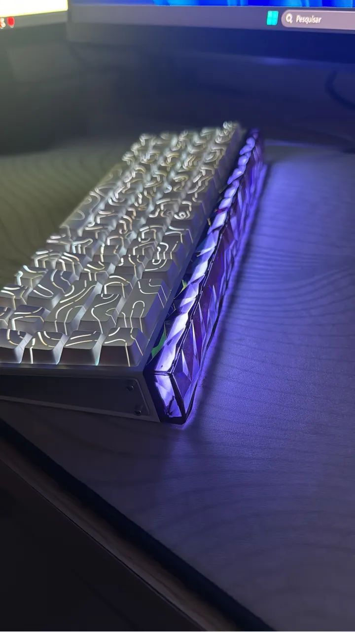 Teclado Aula hero 68he (keycaps COUNTOUR LINES)