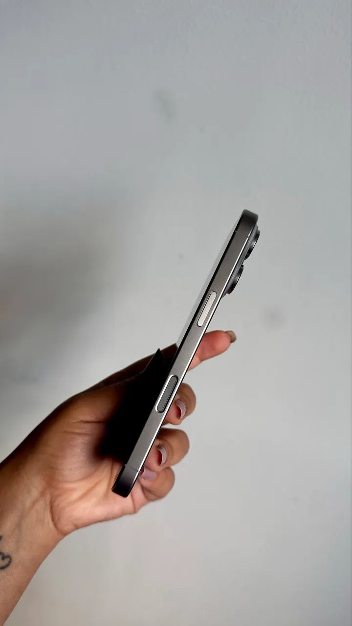 iPhone 16 Pro 256gb - Bateria 99% - Celulares e Smartphones