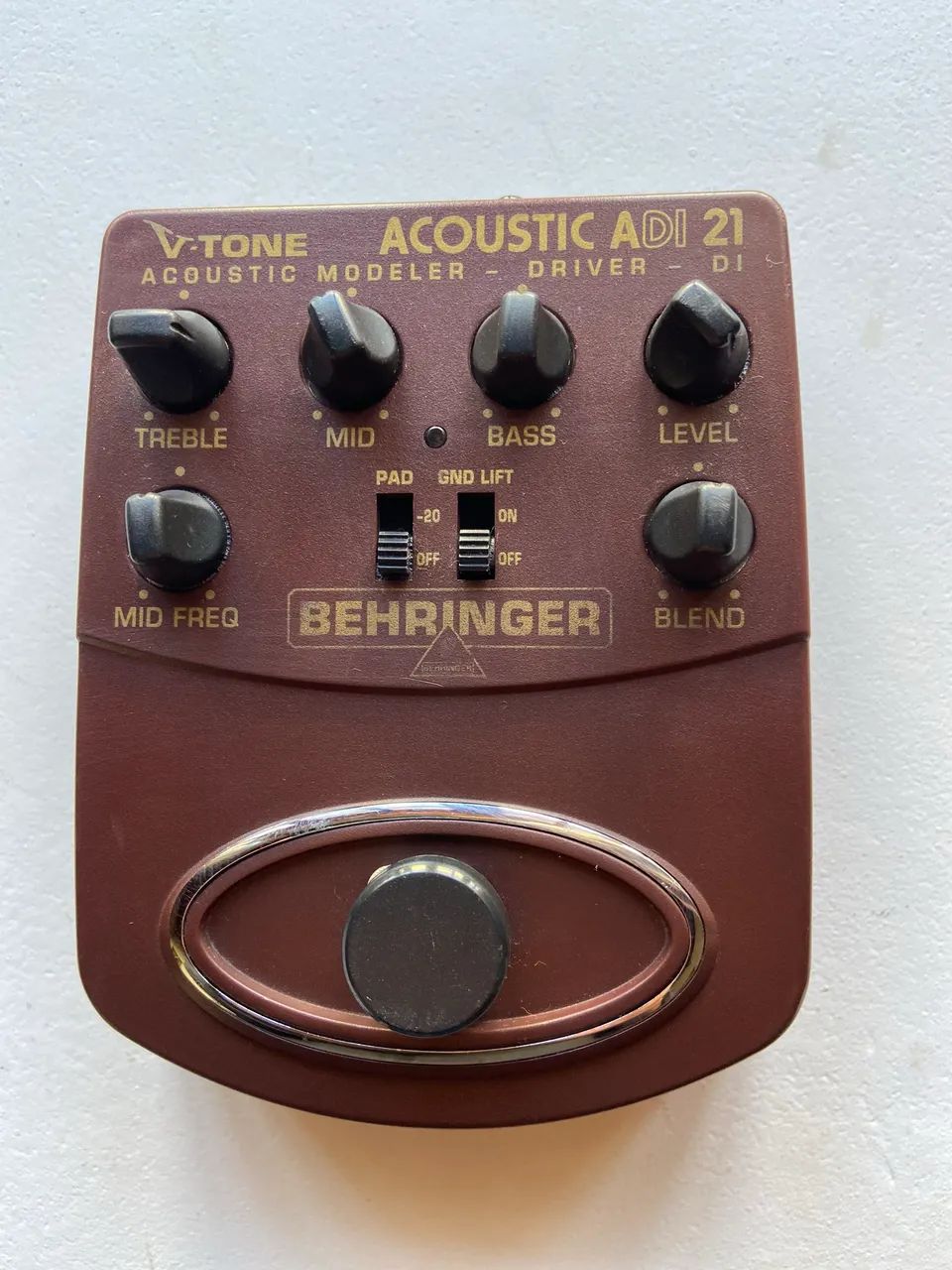 PEDAL EFEITO ACÚSTICO VIOLÃO BEHRINGER V-TONE 