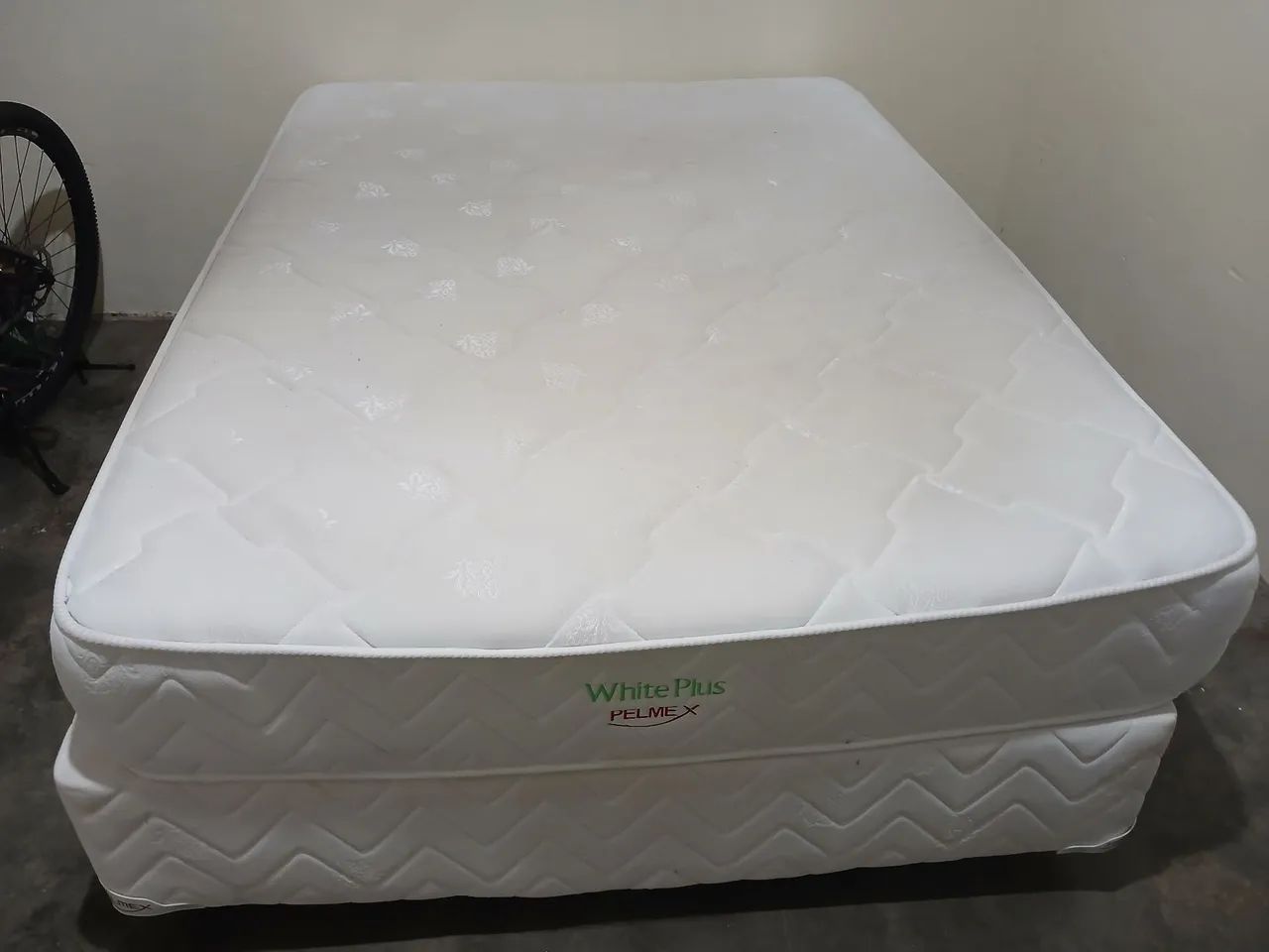 Vende-se Cama de Casal