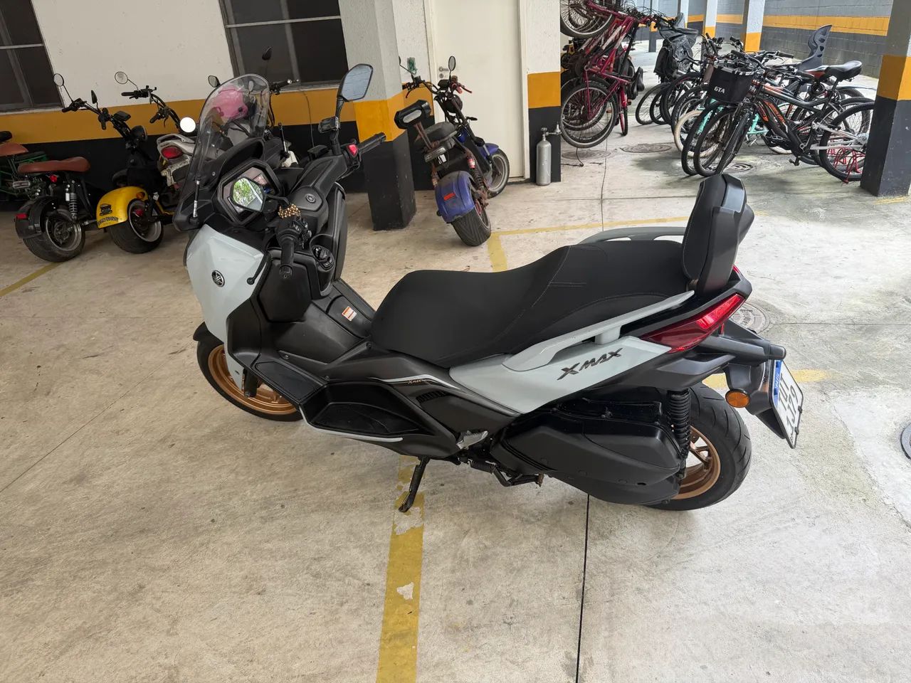 Xmax 300 cinza top - Foto 5