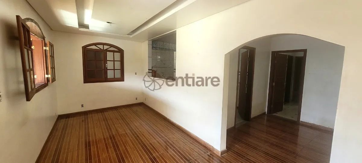 Casa com 4 quartos para alugar em Belo Horizonte
