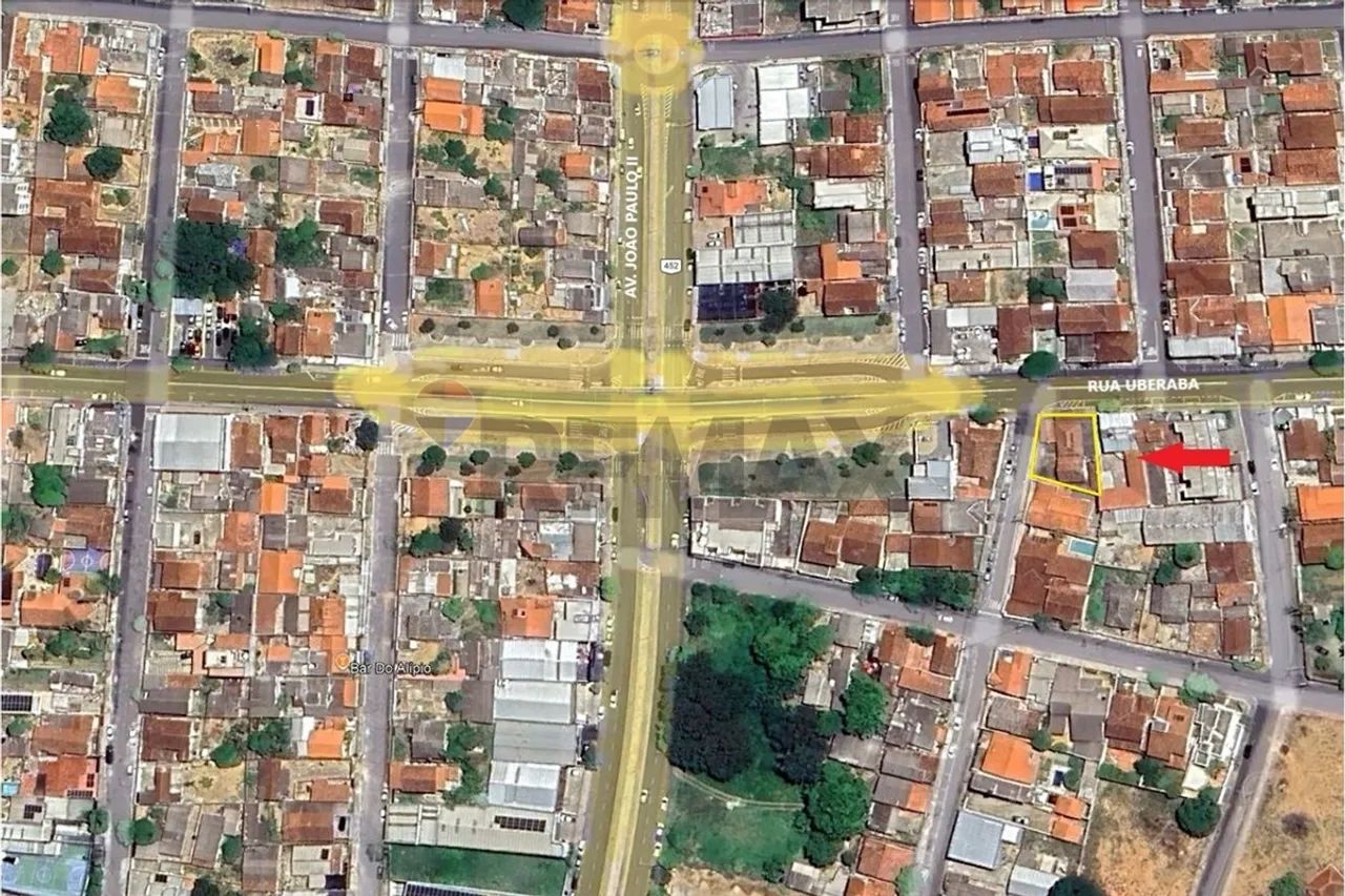 CASA DE ESQUINA À VENDA NO CENTRO DE ARAXÁ/MG  RUA UBERABA - Foto 4