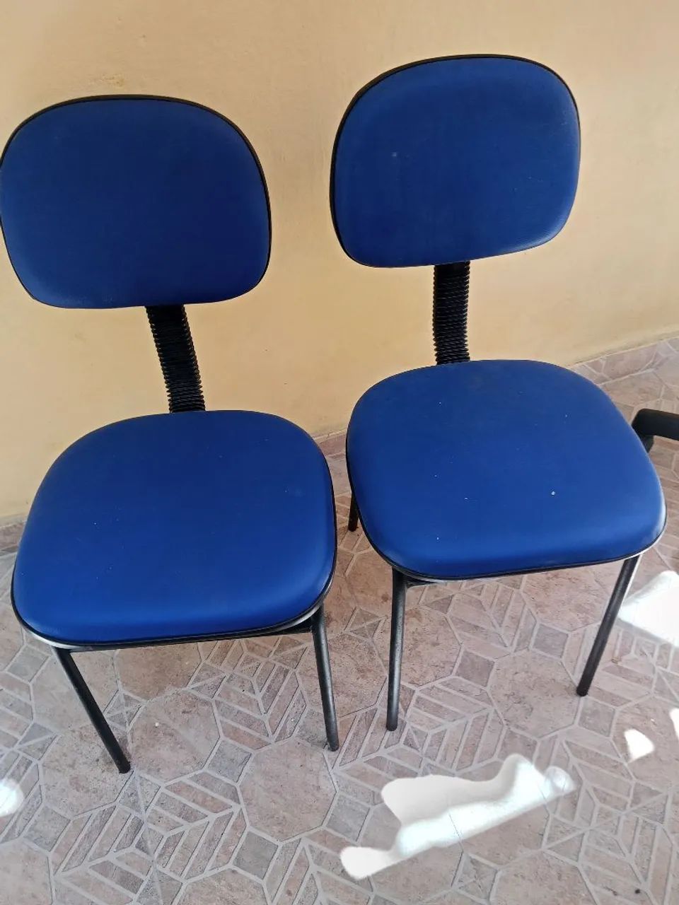 Cadeiras e móveis para escritório  - Foto 2