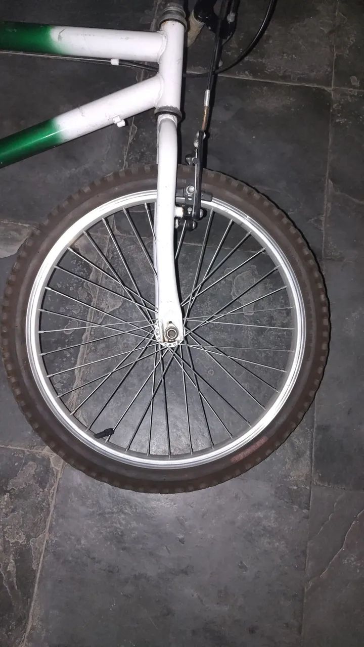Bicicleta aro 20 - semi nova  - Foto 3