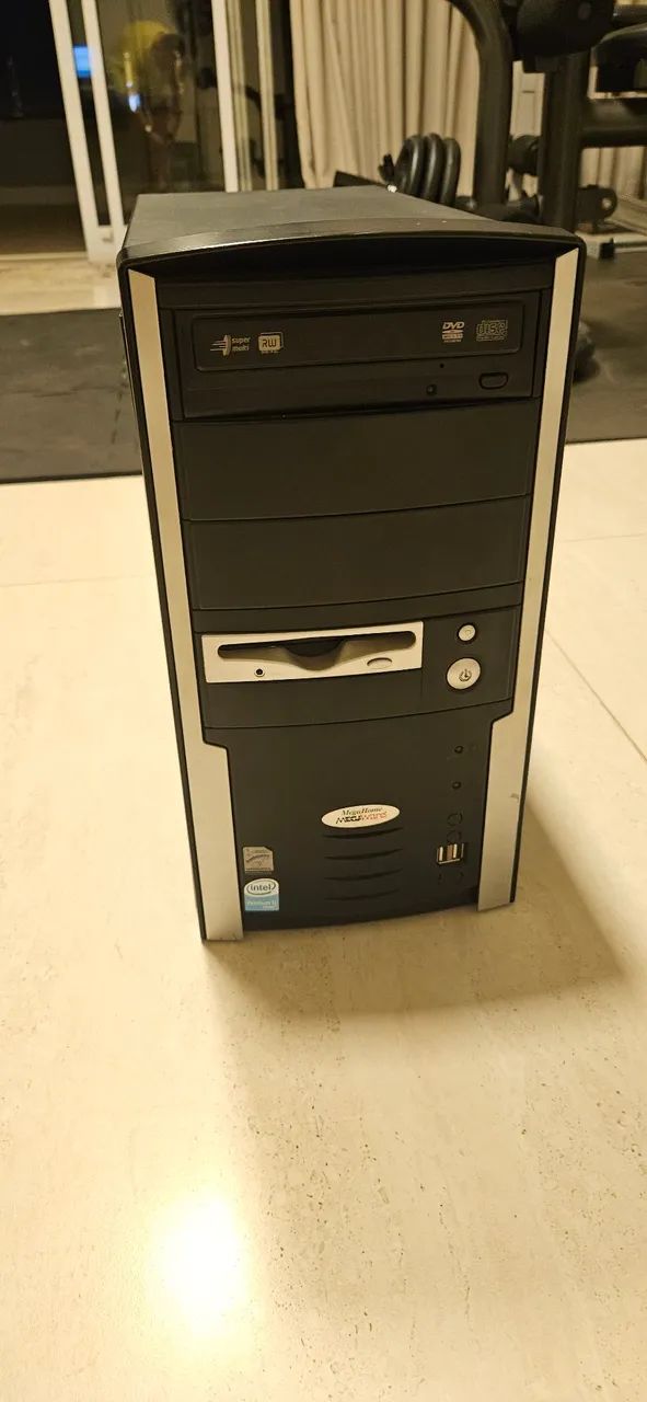 Computador retro gamer 