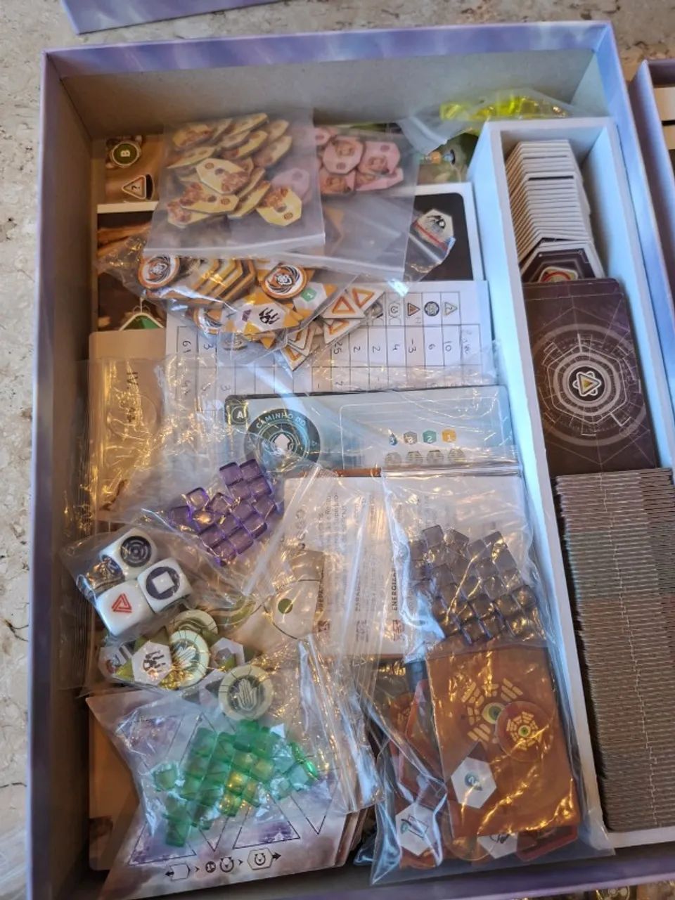 Anachrony - Edição Essencial + Expansão Clássica - Foto 5