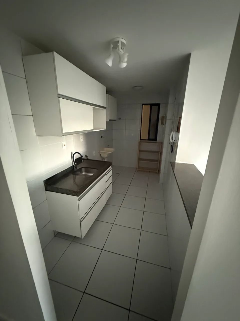 Leste Oeste 2/4 suíte com varanda 51m2 - Foto 3