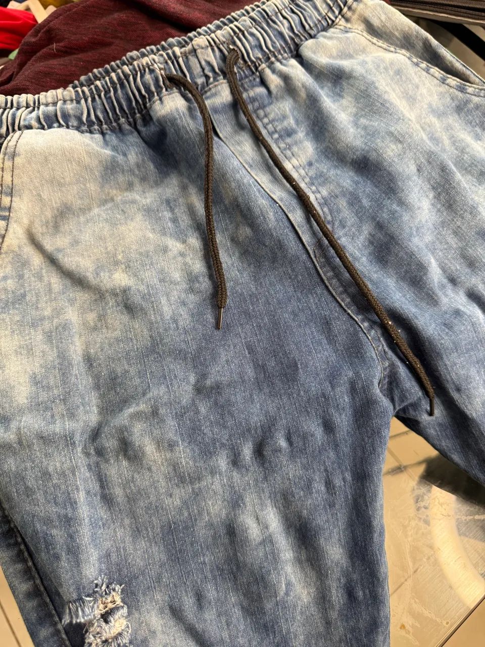 Calça jeans jogador com elástico  - Foto 3