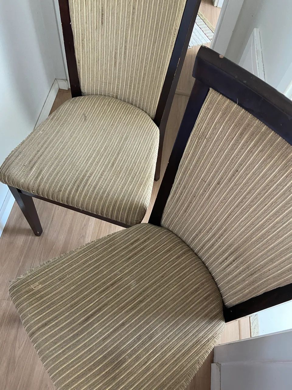 Vende se duas cadeiras urgente devido mudança  - Foto 3