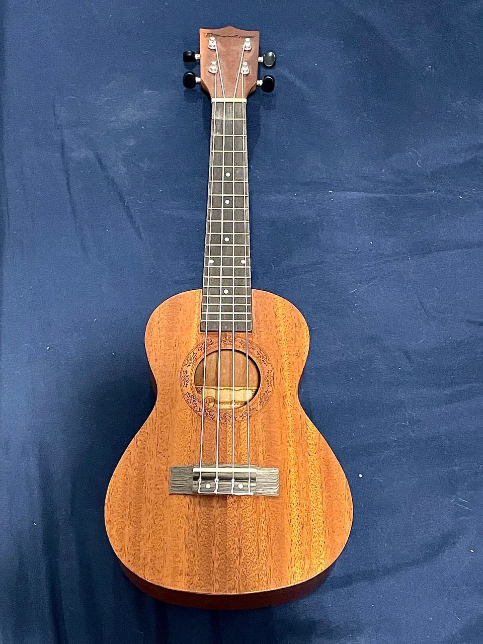 Ukulele Phantom Concert Novo com Bag e Palhetas!