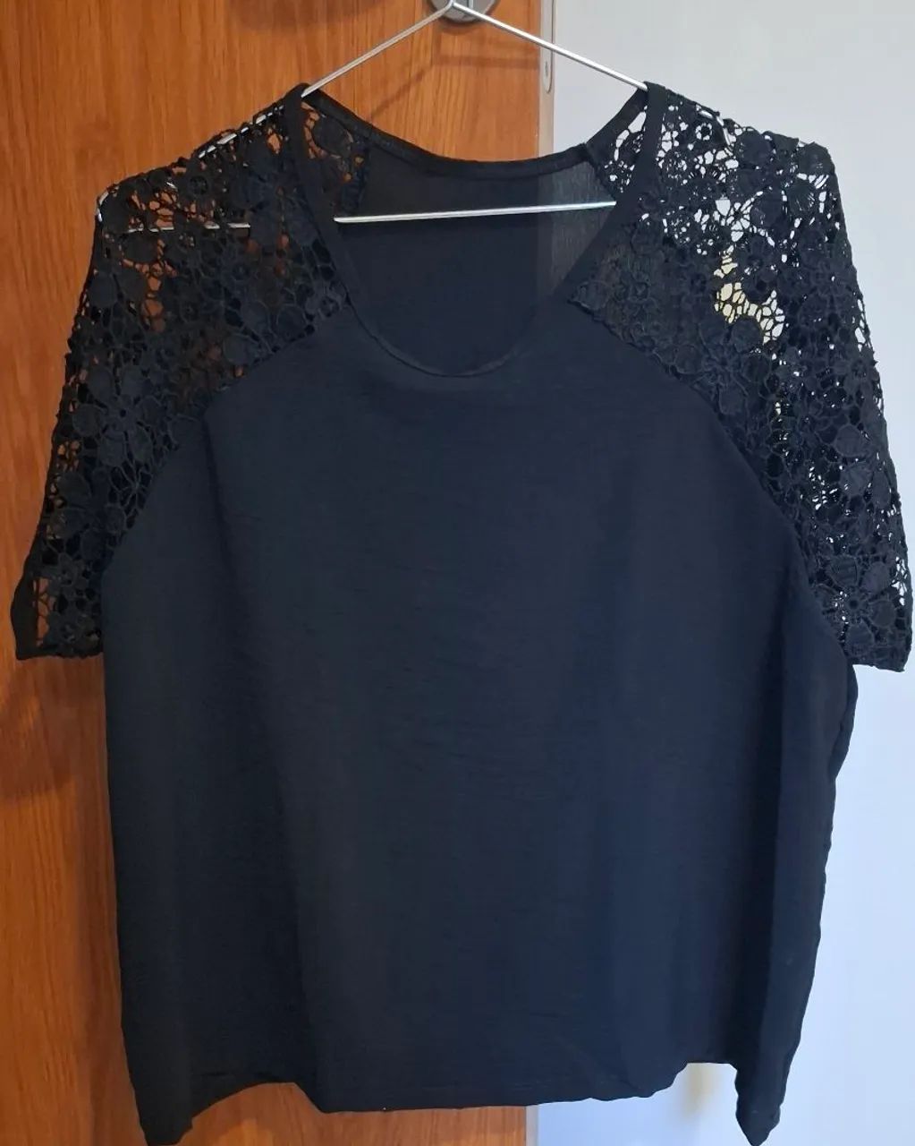 Blusa de Manga Curta Detalhe em Renda GG - Foto 5