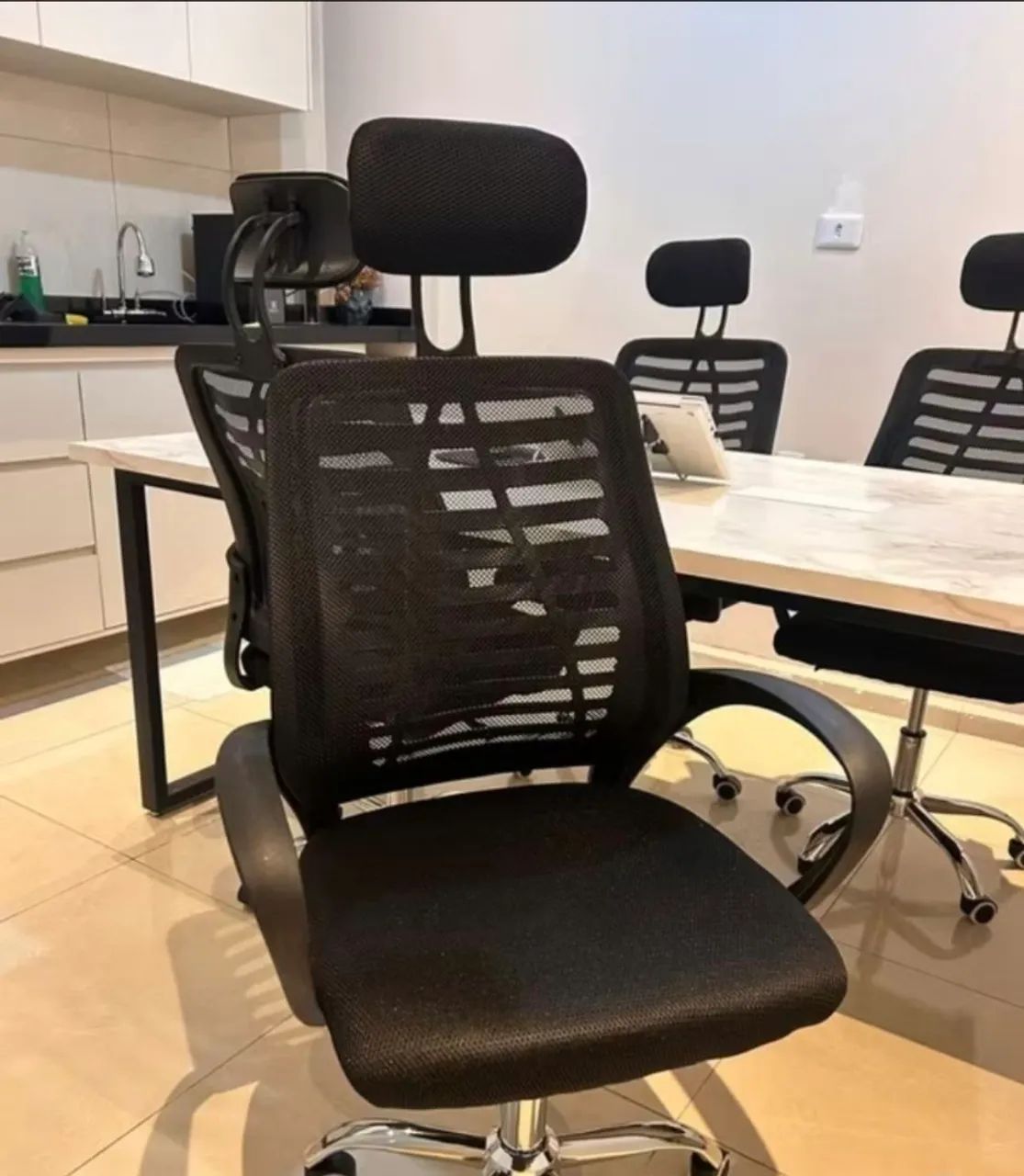 Cadeira de escritório Nova e embalada - Executiva de rodinhas  - Foto 2